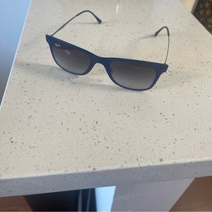 Ray ban classic frame blue color